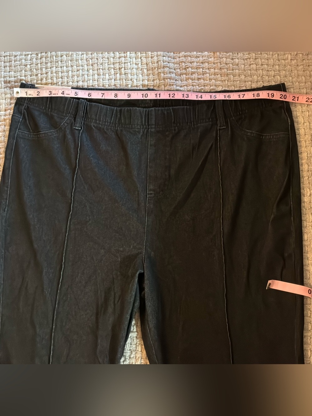 🌙✨🏷️ Women’s Black Pull-On Capri Pants with Front Seams XL - Picture 6 of 15
